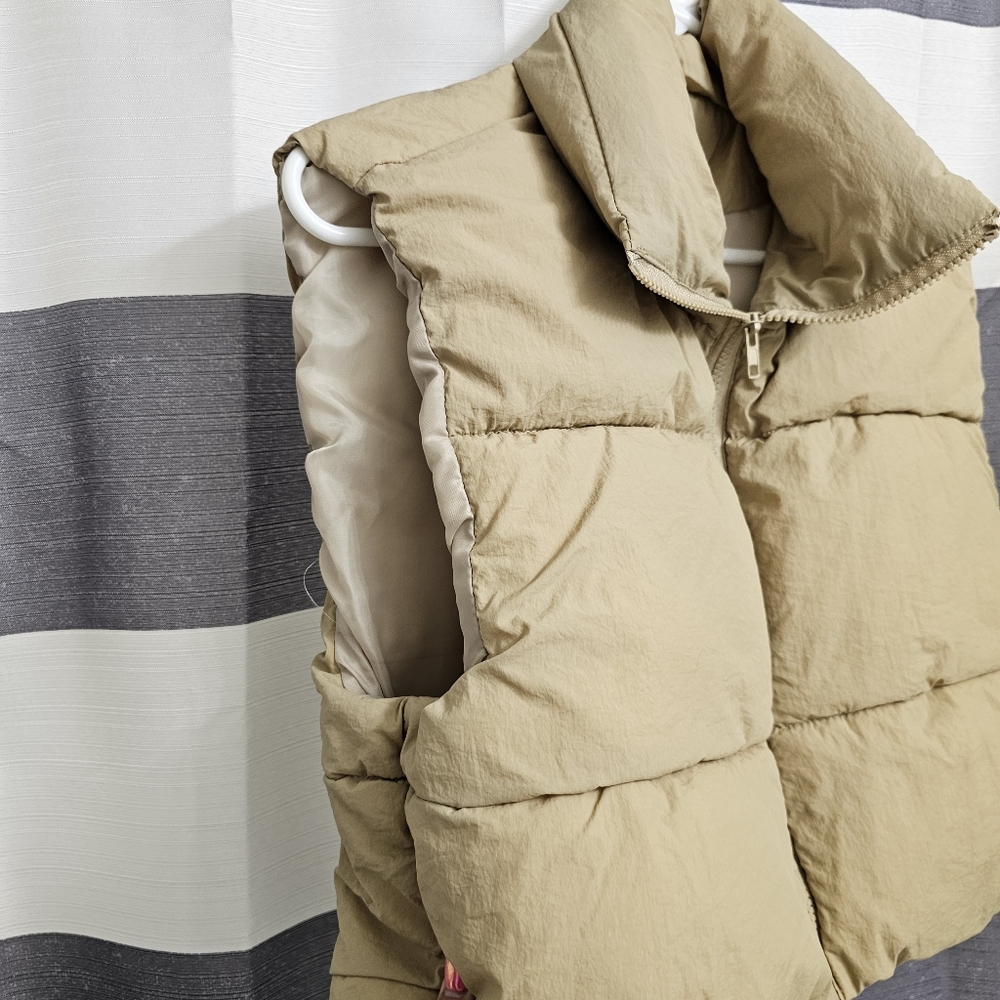 Chic Beige Puffer Vest - Picture 5 of 6